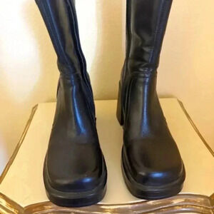 Vintage Steve Madden Women's Black Boots